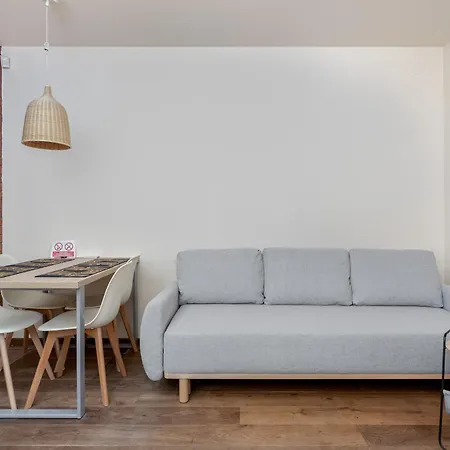 Rydla Homely Apartament *